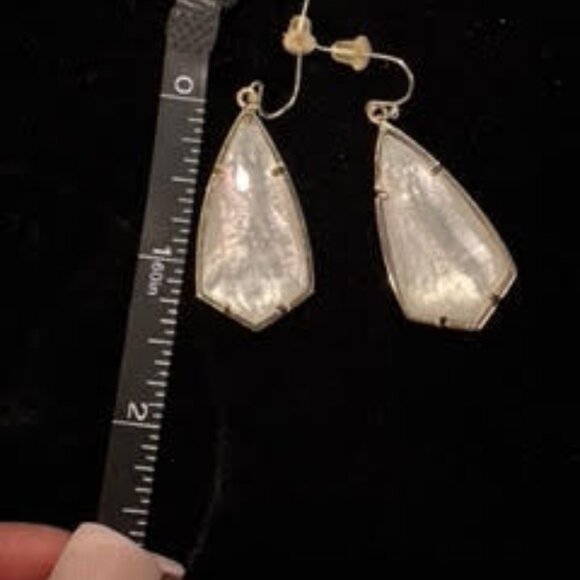Kendra Scott drop earrings - Picture 1 of 1